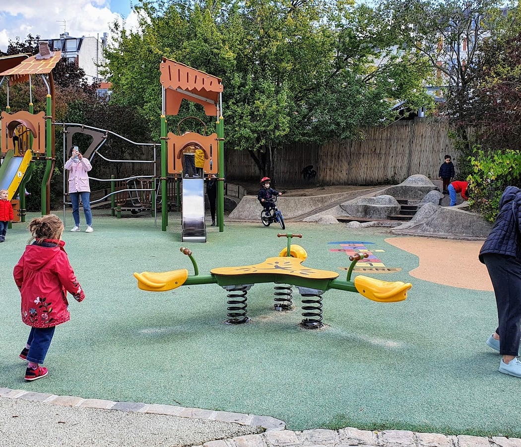 Aire de jeux (1 à 12 ans) 3